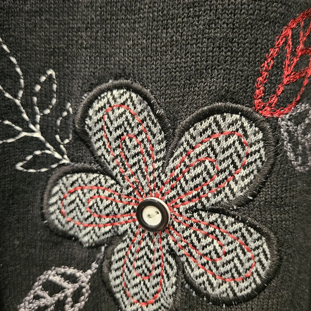 Alfred Dunner vintage sweater womans 3xl black floral knit  button embroidered